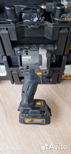 Набор DeWalt DCK200ME2GT McLaren Edition