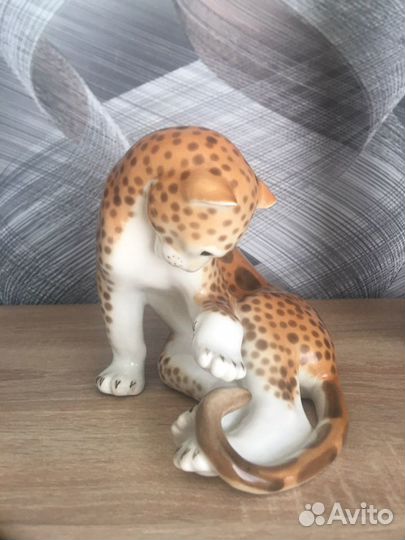 Статуэтки
