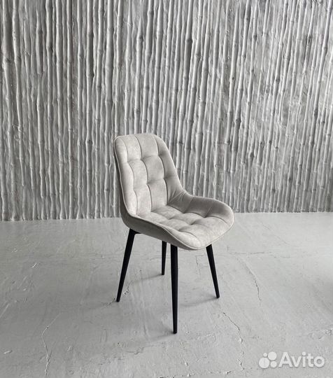 Стулья (разные цвета)