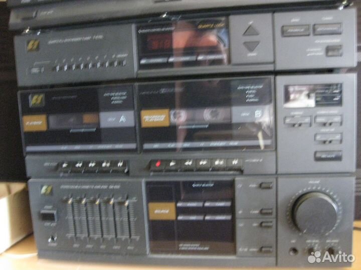 Музыкальныи центр sansui