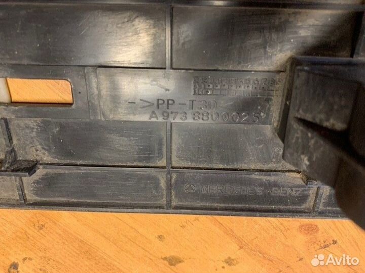 Накладка номерного знака Mercedes Atego 818 дизель