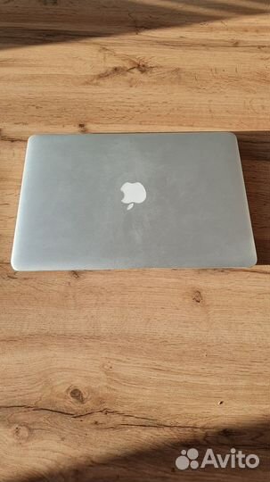 Apple MacBook Air 13-inch, 2017