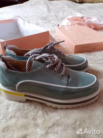 Кожаные новые туфли