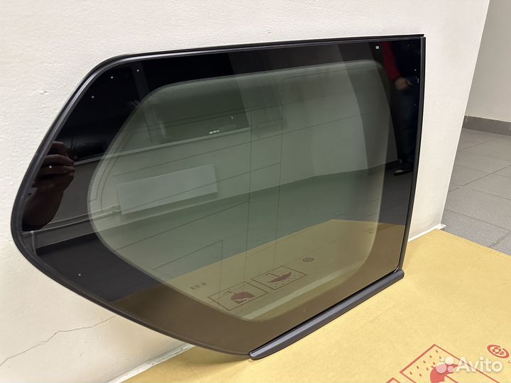 Форточка заднего крыла правая, Toyota Prado 150