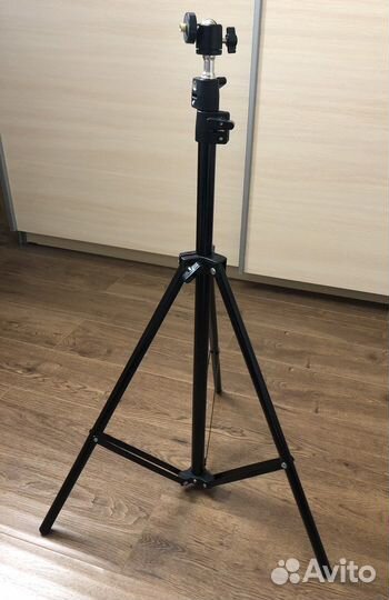 Штатив для света