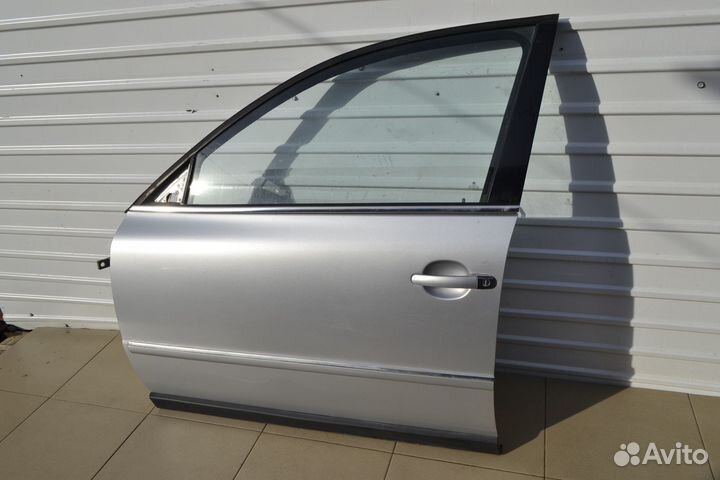 Дверь передняя левая Volkswagen Passat B5+