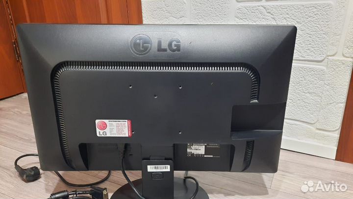 Монитор LG flatron E2411T - BNX. 1920x1080