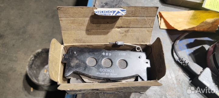 Тормозные колодки передние Toyota Camry 40 tokico