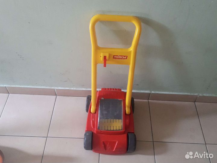 Машинка-каталка