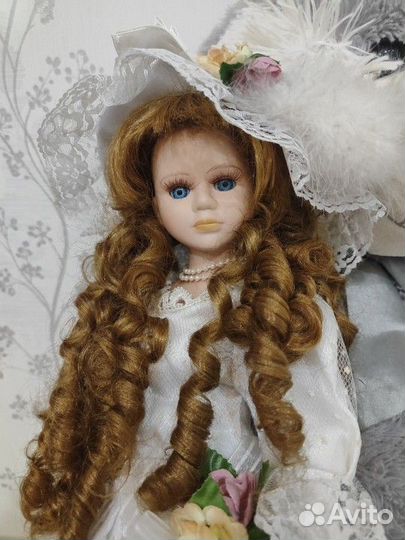 Кукла фарфоровая коллекционная