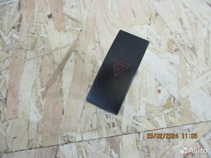 Кнопка аварийной сигнализации Шевроле Лачетти