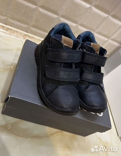 Детские ботинки ecco 24