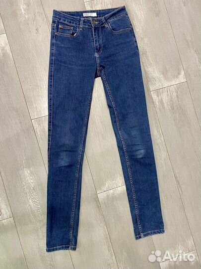 Джинсы женские