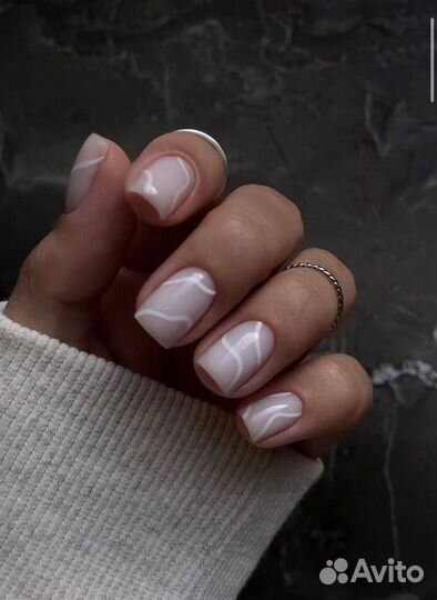 Маникюр, педикюр в Ленинаване