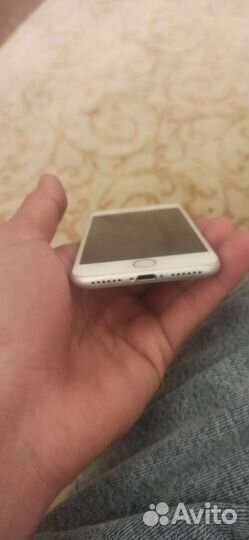 Телефон iPhone 7