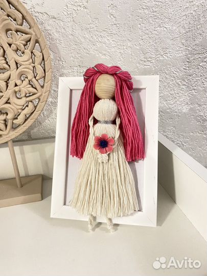 Кукла Макраме в рамке