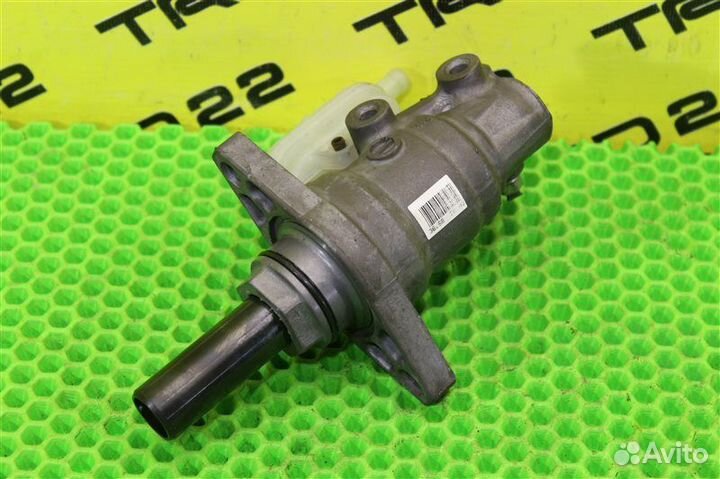 Главный тормозной цилиндр Toyota Harrier MCU35