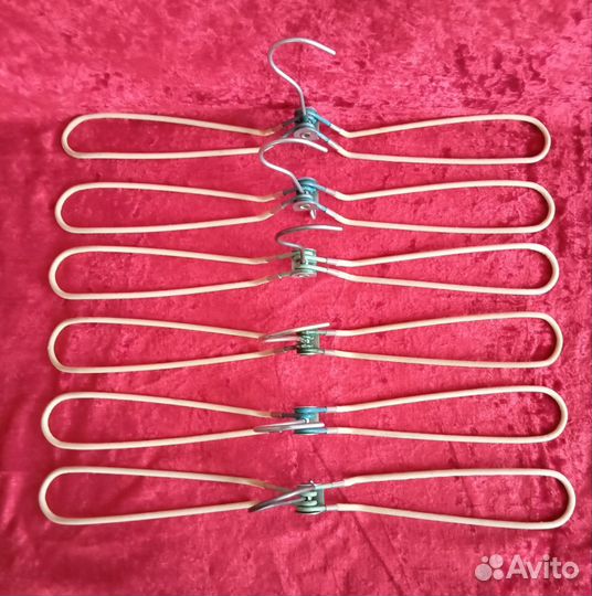 Вешалки для одежды