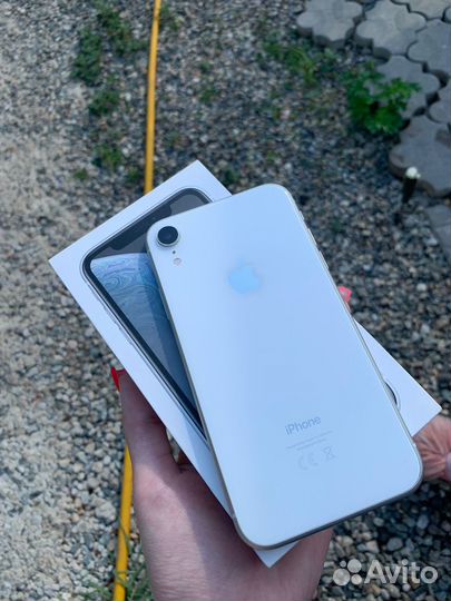 iPhone Xr, 64 ГБ