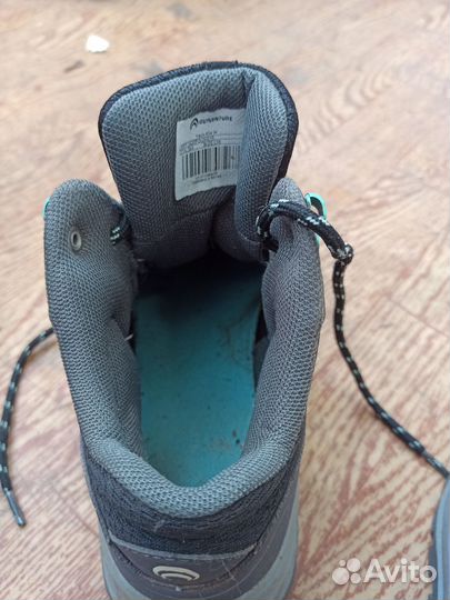 Треккинговые ботинки