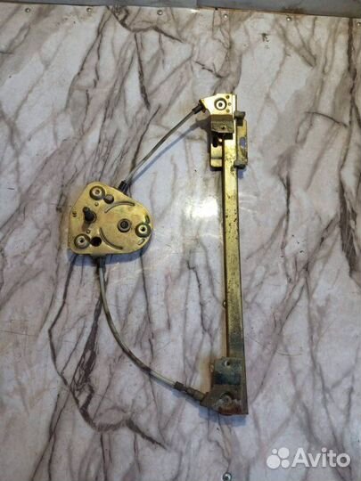 Стеклоподъемник задний правый Иж 2126 (Ода) 2004