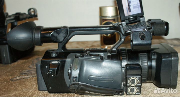 Профессиональная видеокамера Sony HVR - Z1E