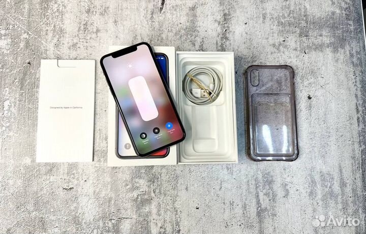 iPhone X, 64 ГБ