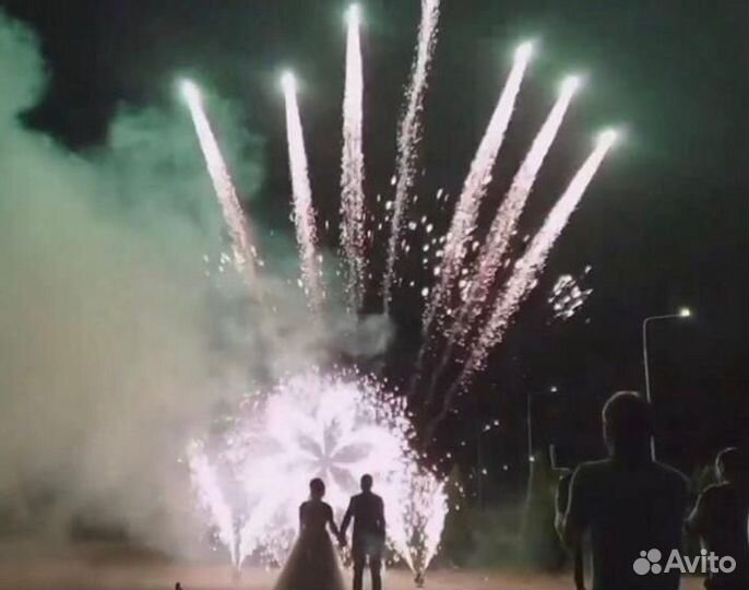 На свадьбу,праздник.Фейерверки, х.фонтаны,т.дым