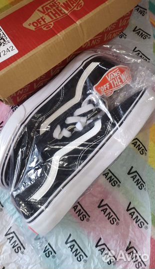 Кроссовки vans