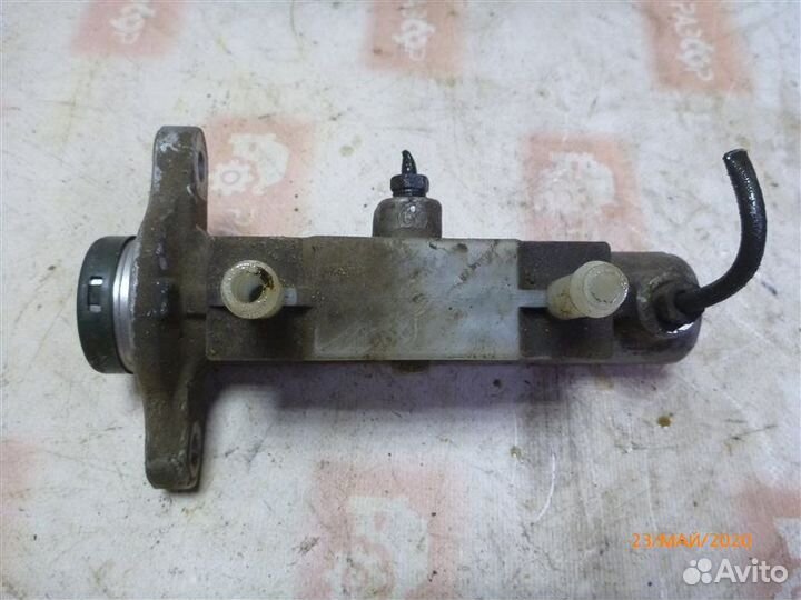 Главный тормозной цилиндр Mitsubishi Outlander