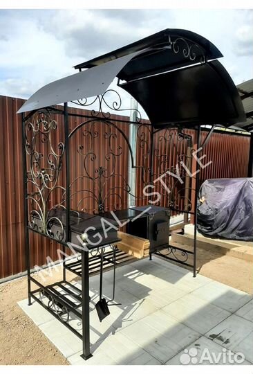 Мангал с крышей