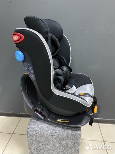 Автокресло Chicco 2Easy 0-18кг