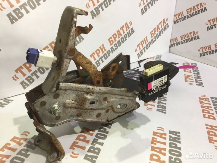 Тойота Камри Педаль тормоза