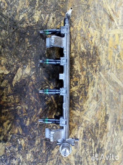 Рампа топлевная Ford Focus 2