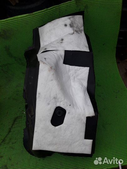 Обшивка багажника правая Nissan Teana J31 VQ23DE