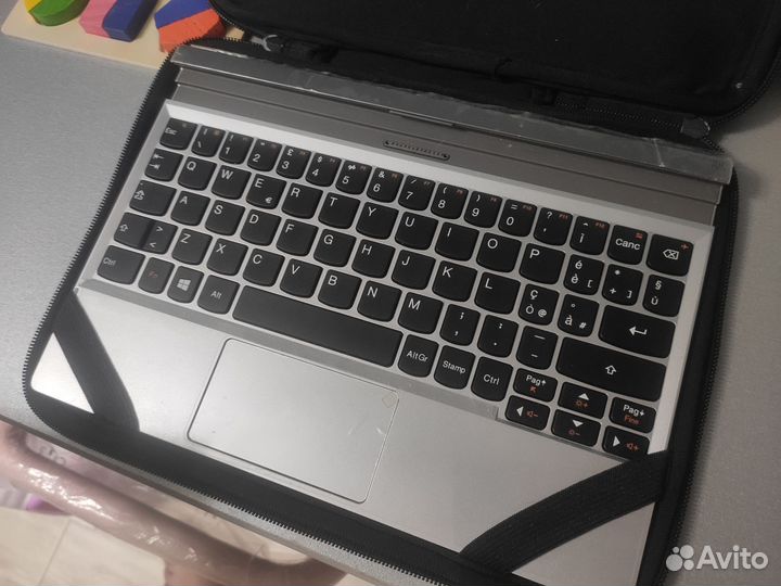 Продам ноутбук-планшет lenovo Miix 2 10