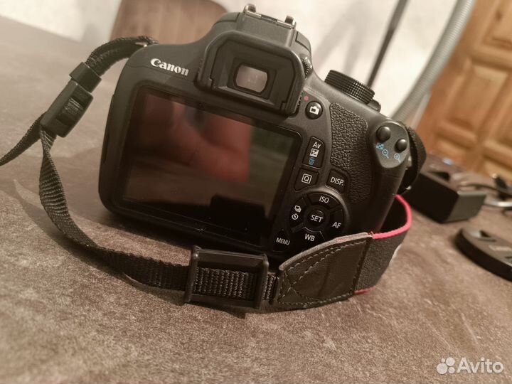 Зеркальный фотоаппарат canon 1200d