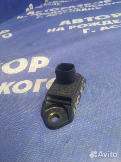 Датчик ускорения Mercedes-Benz W220 седан 1999