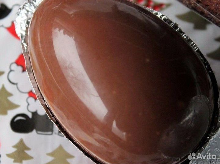 Большой киндер яйцо