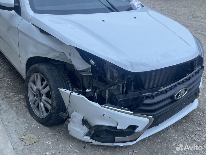 LADA vesta битая