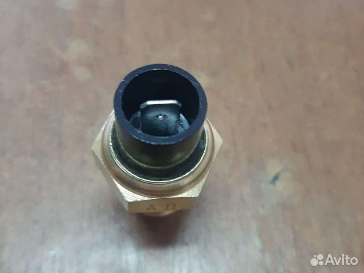 Датчик температуры жидкости газ 560 Штайер