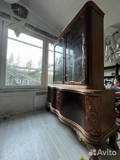 Старинный шкаф буфет горка