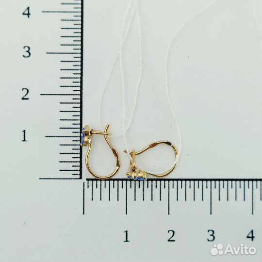 Золотые серьги с камнем