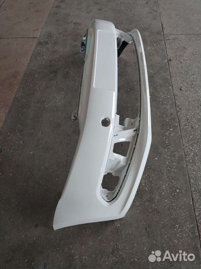 Бампер Фольксваген Поло 10-15 г.в. новый,белый