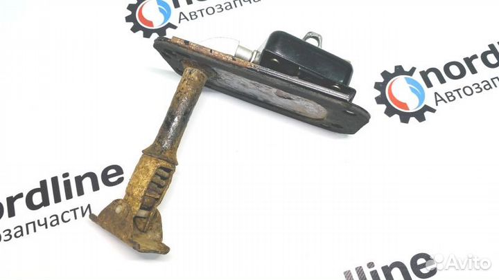 Крепление запасного колеса механизм Volvo Xc90