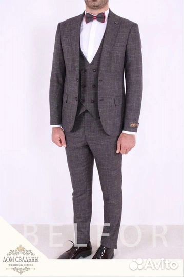 Костюм тройка