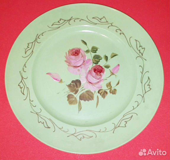 Декоративные тарелки и подносы