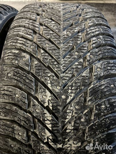Nokian Tyres Hakkapeliitta 10p SUV 275/45 R20