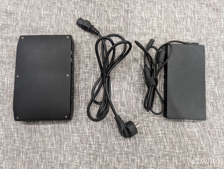 Платформа Intel NUC8I7HNK2 Hades Canyon NUC
