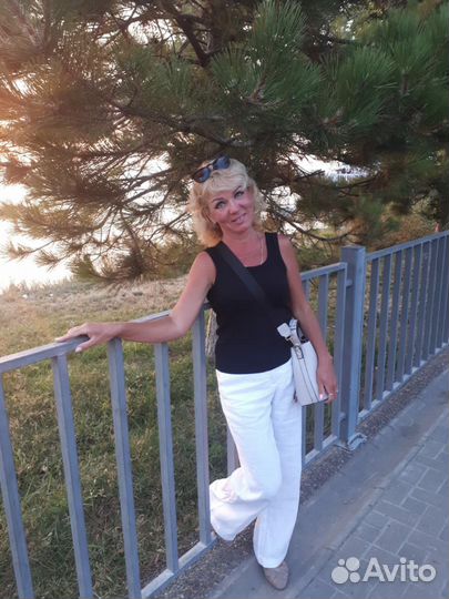 Продавец консультант в магазин женской одежды